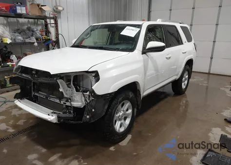 2018 Toyota 4Runner Sr5 z USA, uszkodzony, nr VIN JTEBU5JR1J5610125